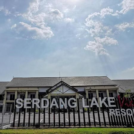 Serdang Lake View Resort Sungai Kechil Exterior photo