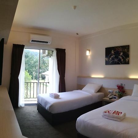 Serdang Lake View Resort Sungai Kechil Exterior photo