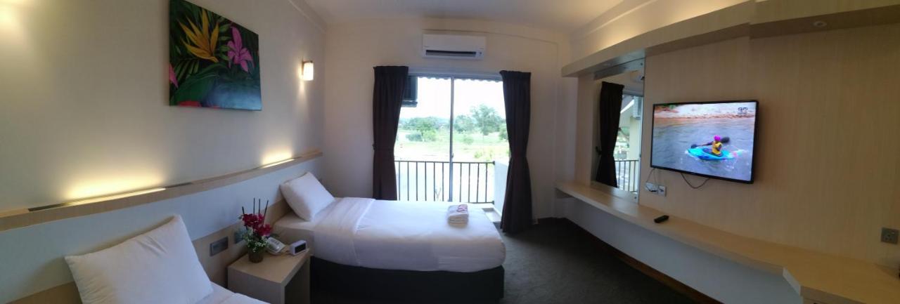 Serdang Lake View Resort Sungai Kechil Exterior photo
